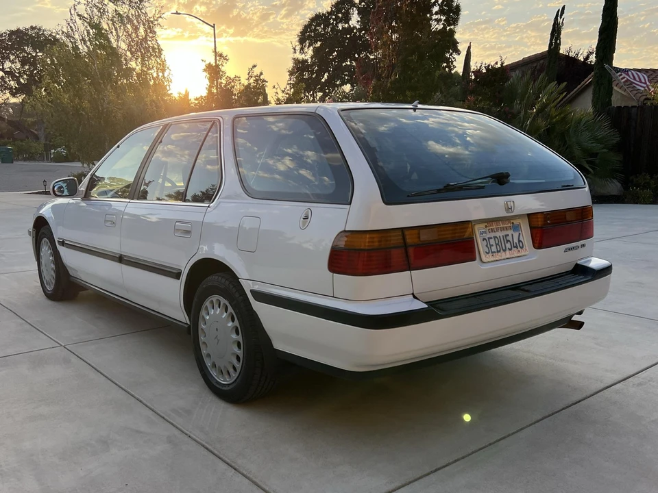1993 Honda Accord 4th Gen - Image 10 of 31
