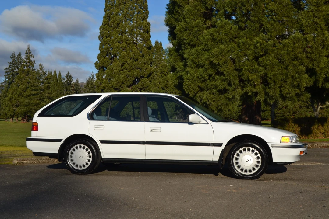 1993 Honda Accord 4th Gen - Image 23 of 31