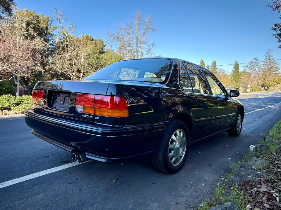 1993 Honda Accord 4th Gen - Image 13 of 31