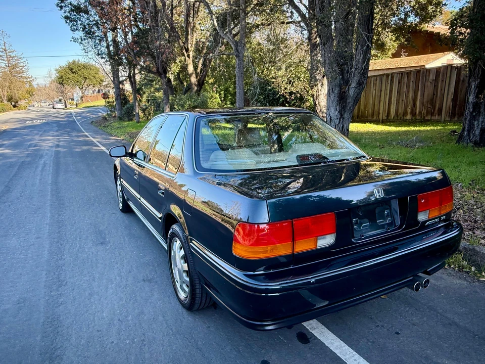 1993 Honda Accord 4th Gen - Image 11 of 31