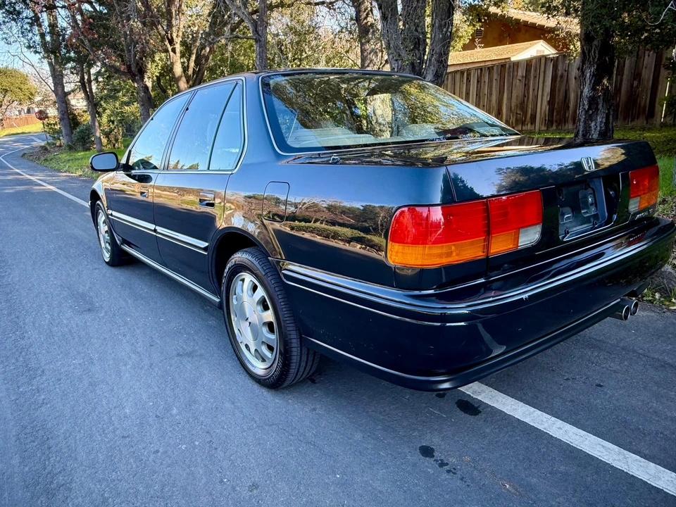 1993 Honda Accord 4th Gen - Image 10 of 31