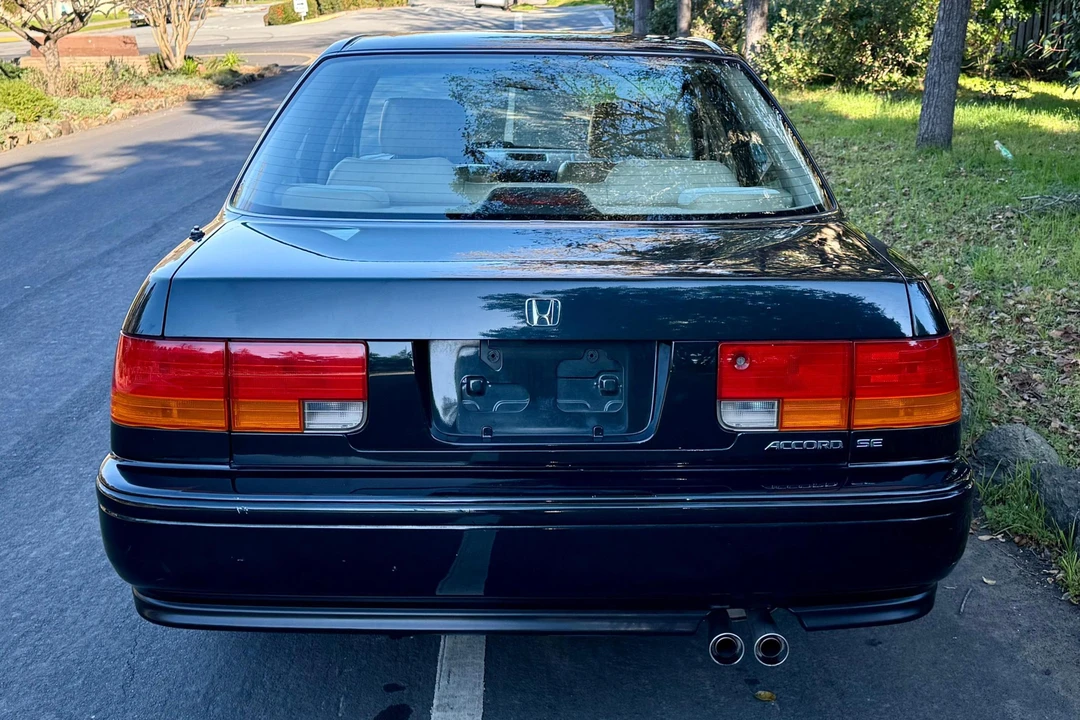 1993 Honda Accord 4th Gen - Image 5 of 31