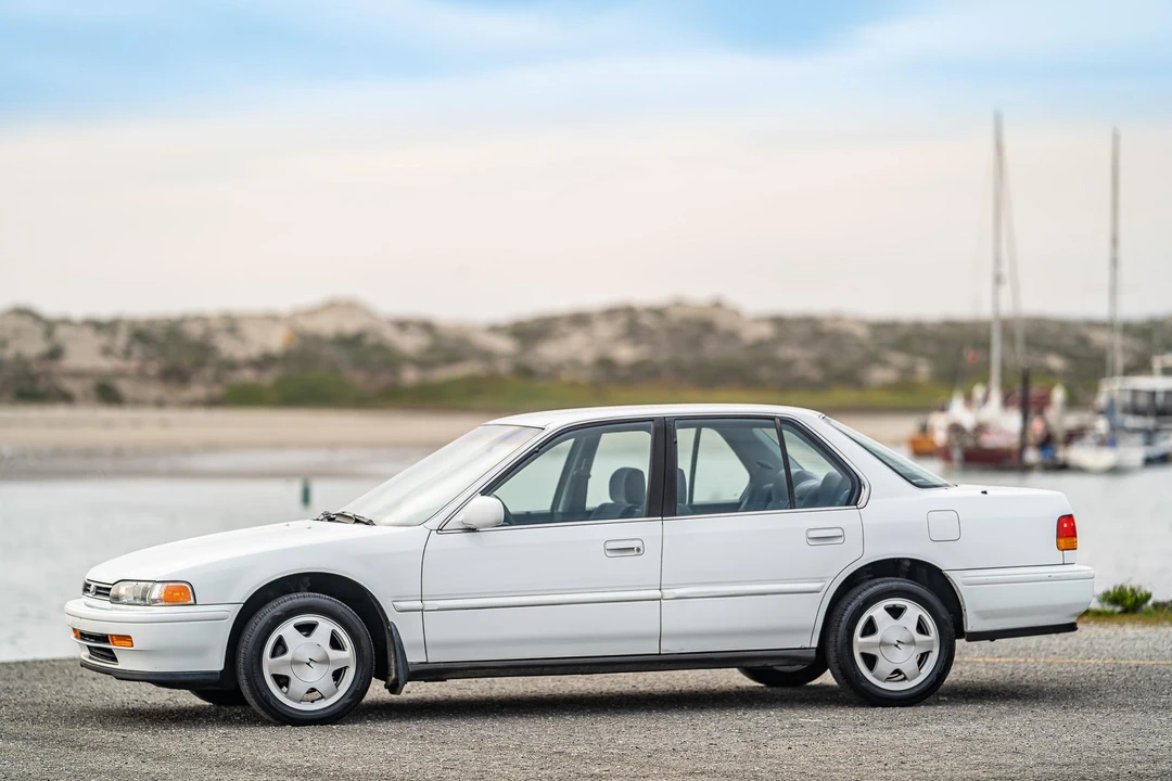 1993 Honda Accord 4th Gen - Image 8 of 31