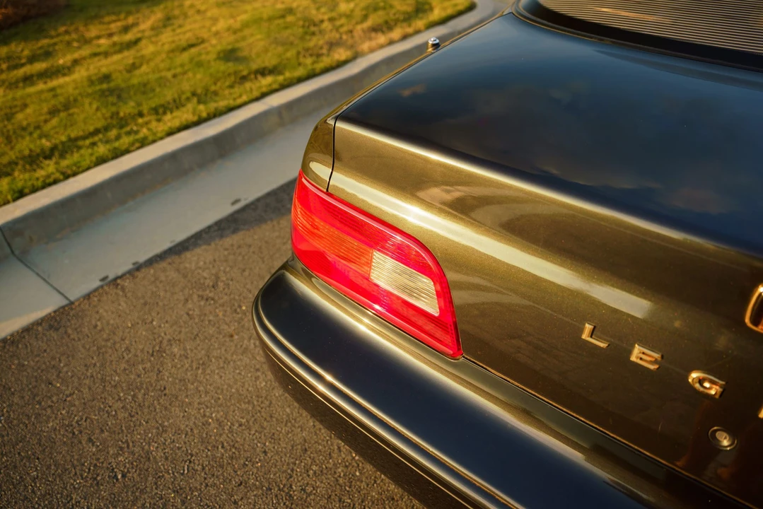 1993 Acura Legend 2nd Gen - Image 21 of 31