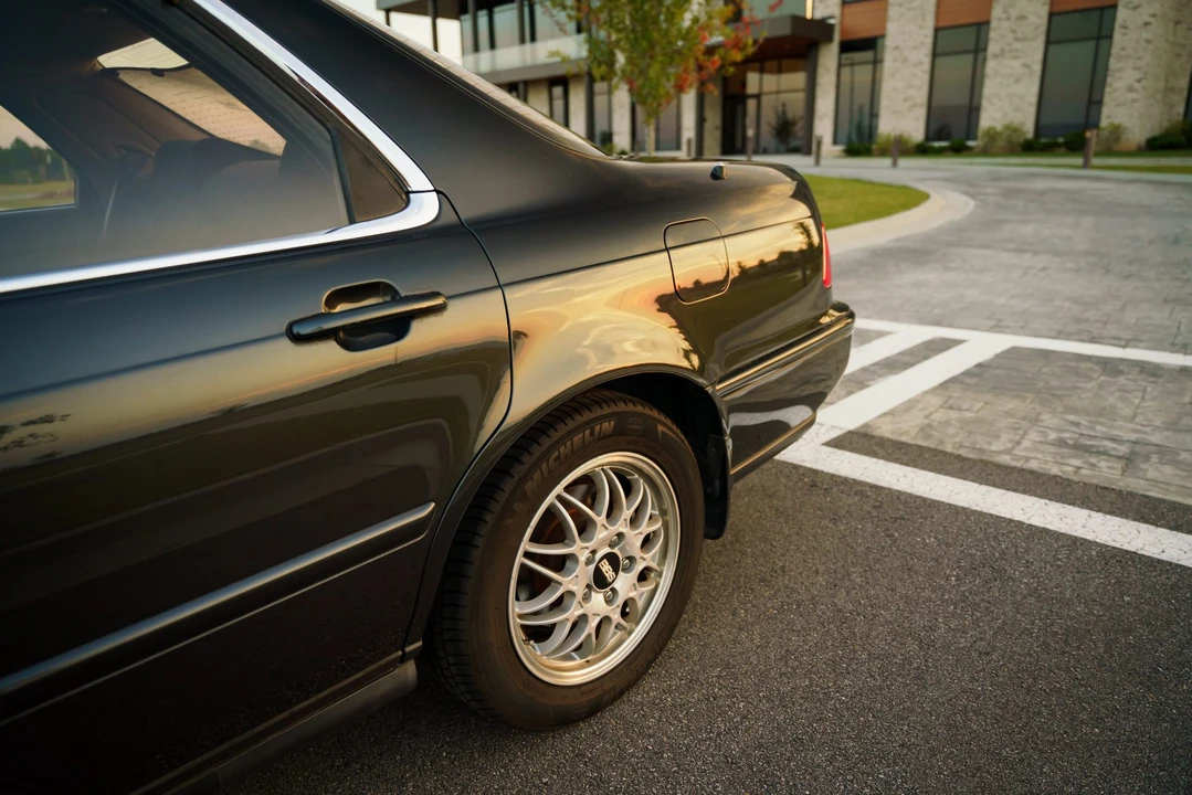 1993 Acura Legend 2nd Gen - Image 17 of 31