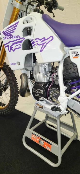 1993 Honda CR - Image 9 of 16