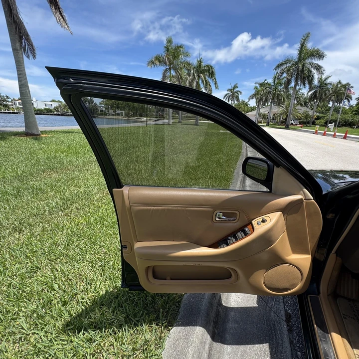 1993 Infiniti J30 - Image 14 of 21
