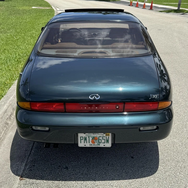 1993 Infiniti J30 - Image 10 of 21