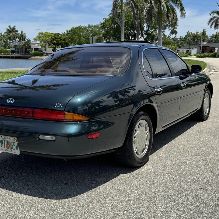 1993 Infiniti J30 - Image 11 of 21