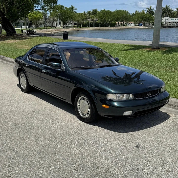 1993 Infiniti J30 - Image 2 of 21