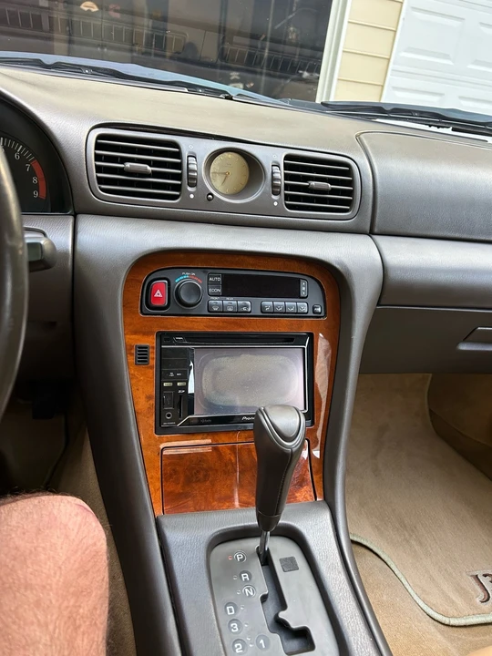 1993 Infiniti J30 - Image 21 of 31