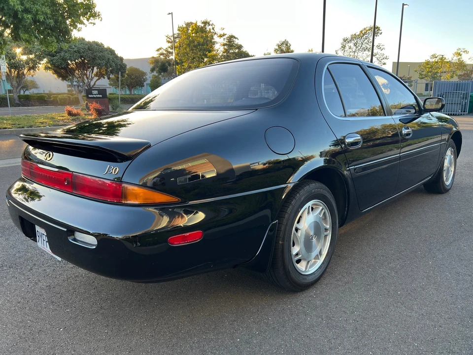 1993 Infiniti J30 - Image 25 of 31