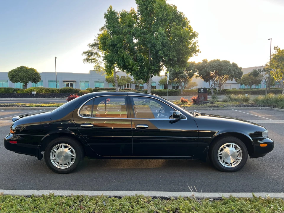 1993 Infiniti J30 - Image 22 of 31