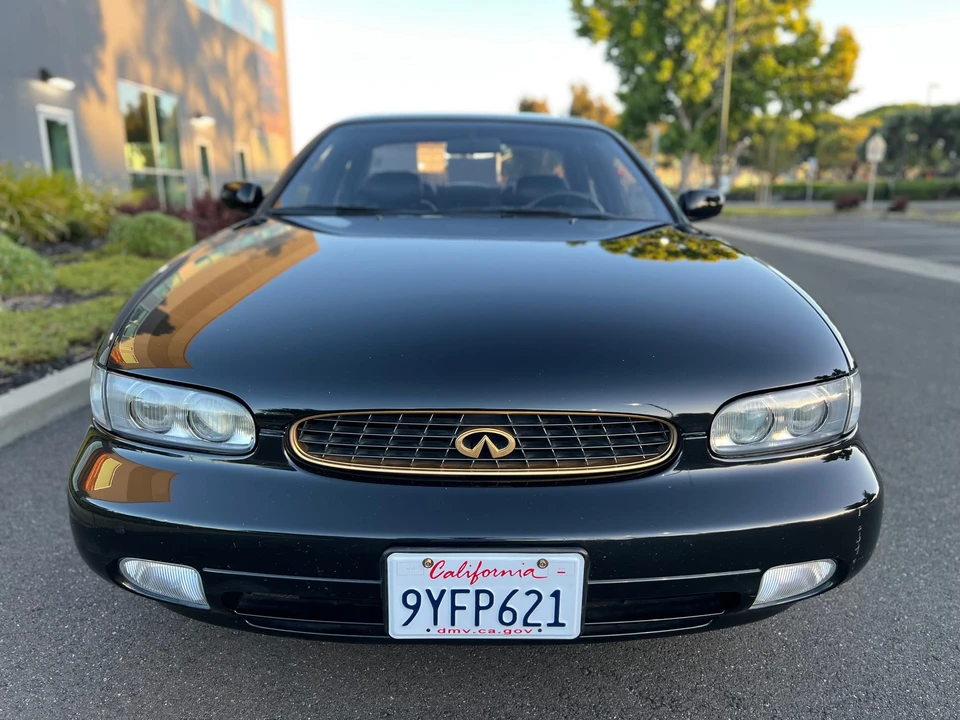 1993 Infiniti J30 - Image 10 of 31