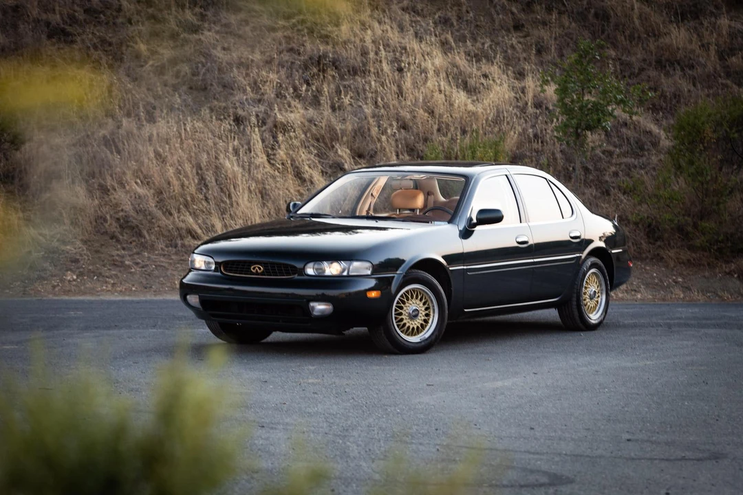 1993 Infiniti J30 - Image 12 of 31