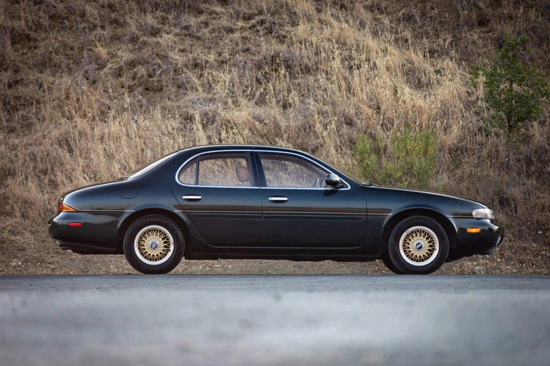 1993 Infiniti J30 - Image 22 of 31