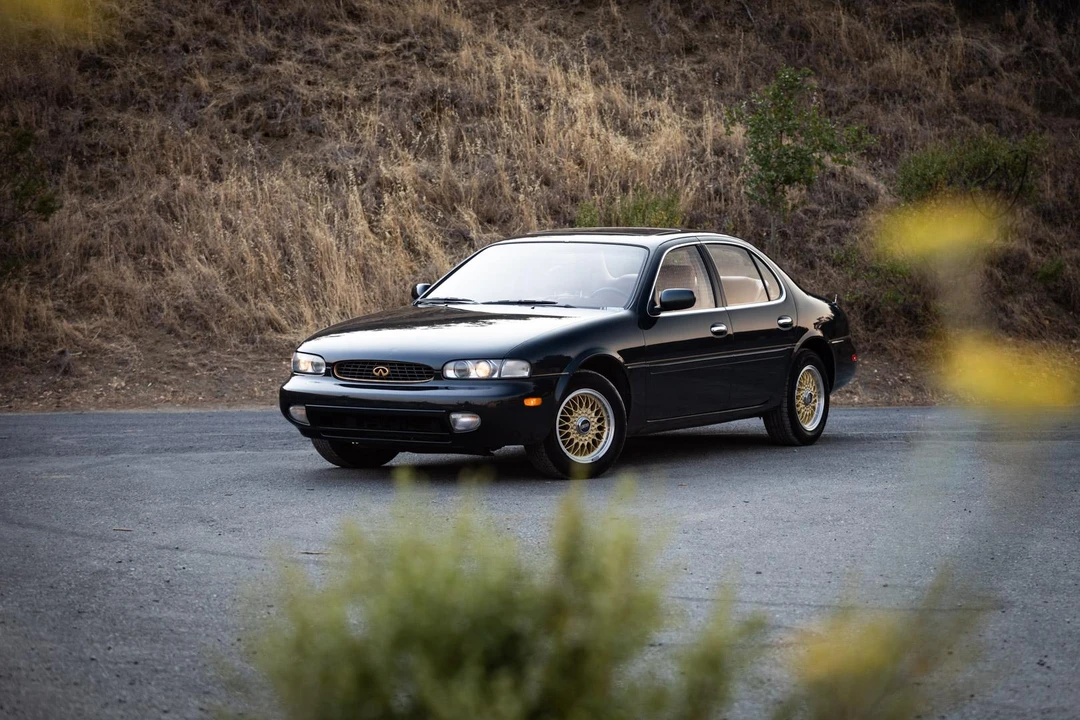 1993 Infiniti J30 - Image 10 of 31