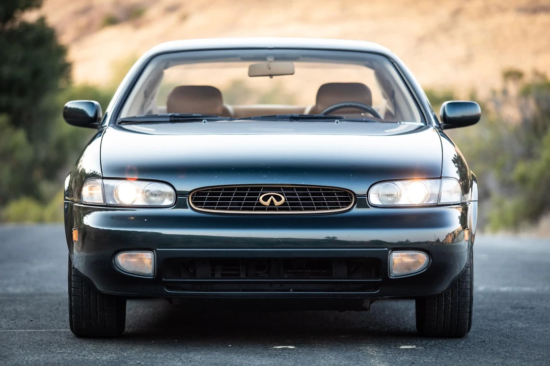1993 Infiniti J30 - Image 5 of 31