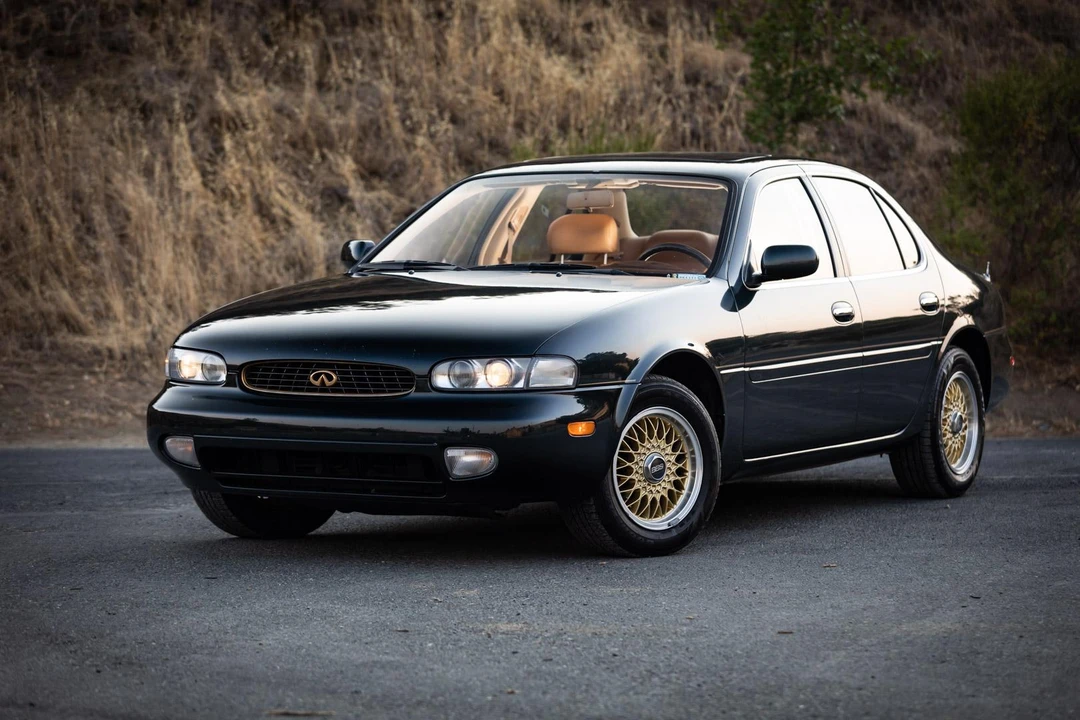 1993 Infiniti J30 - Image 9 of 31