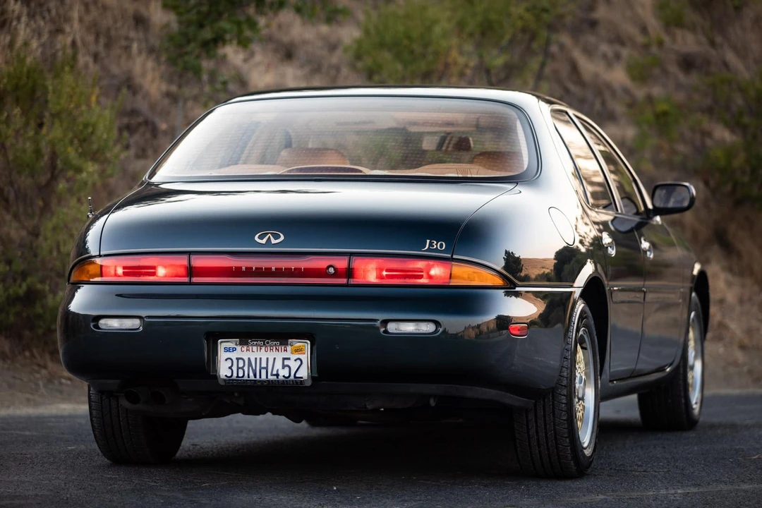 1993 Infiniti J30 - Image 4 of 31