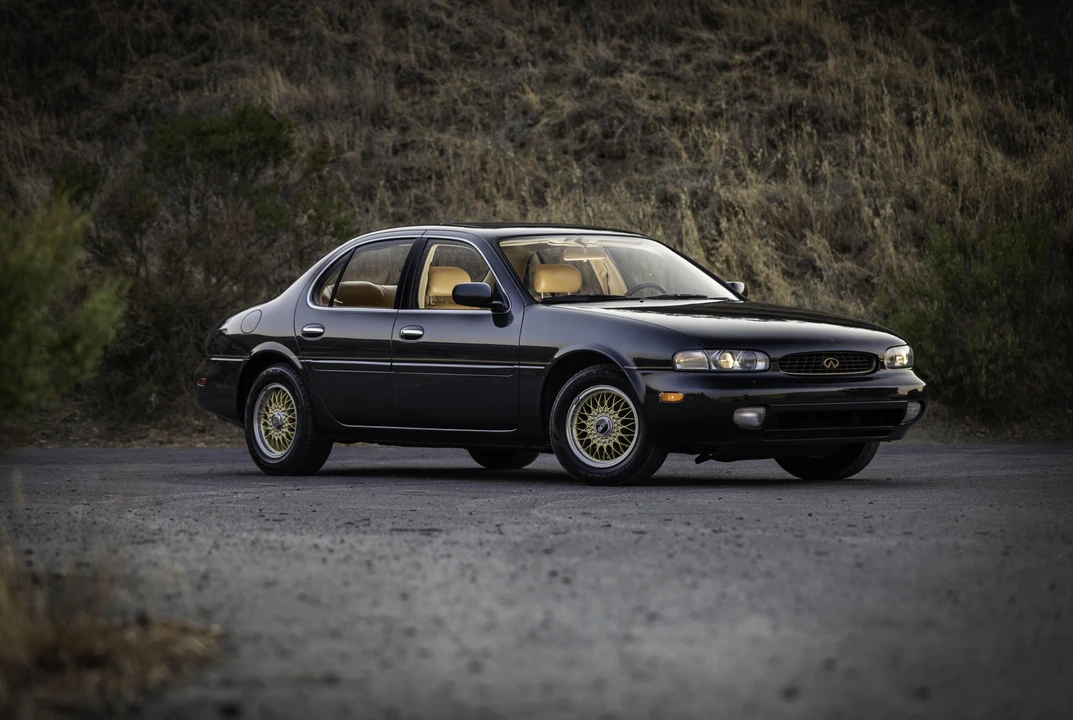 1993 Infiniti J30 - Image 23 of 31