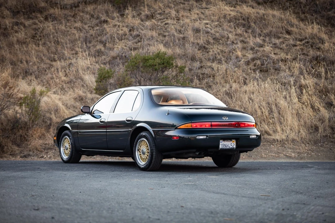 1993 Infiniti J30 - Image 19 of 31