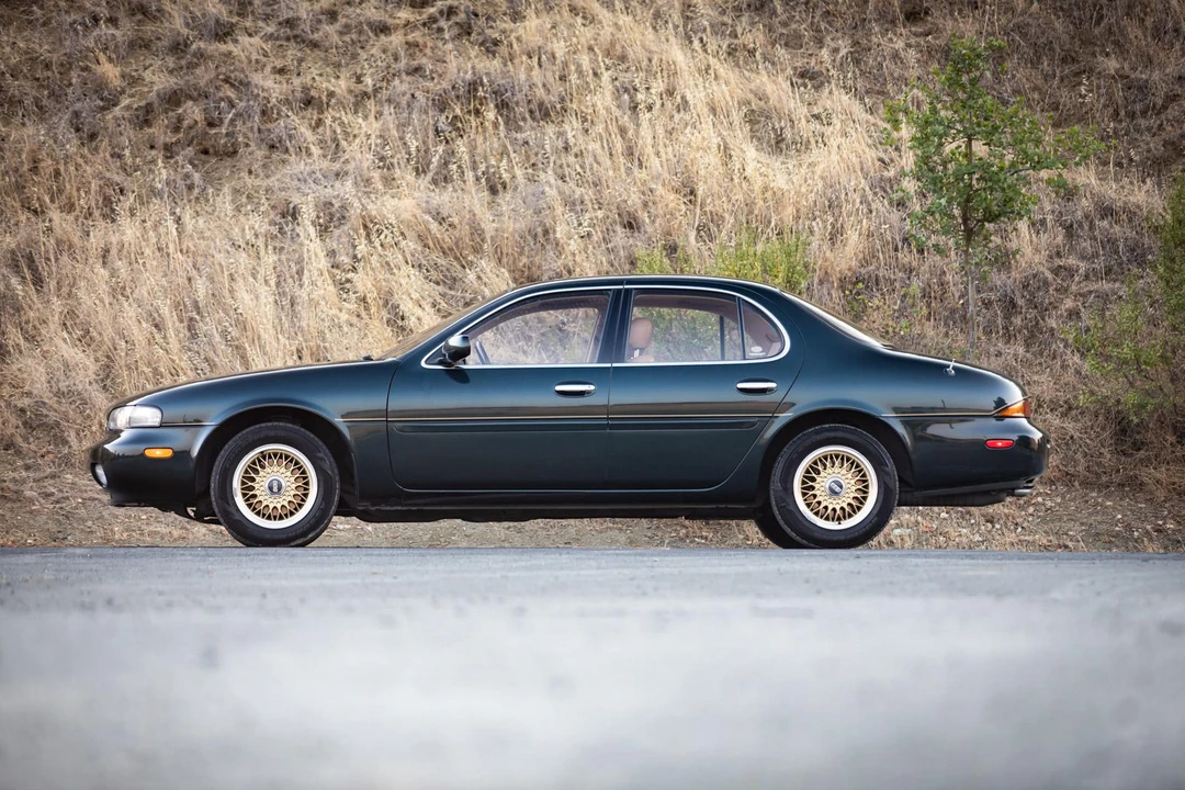 1993 Infiniti J30 - Image 16 of 31
