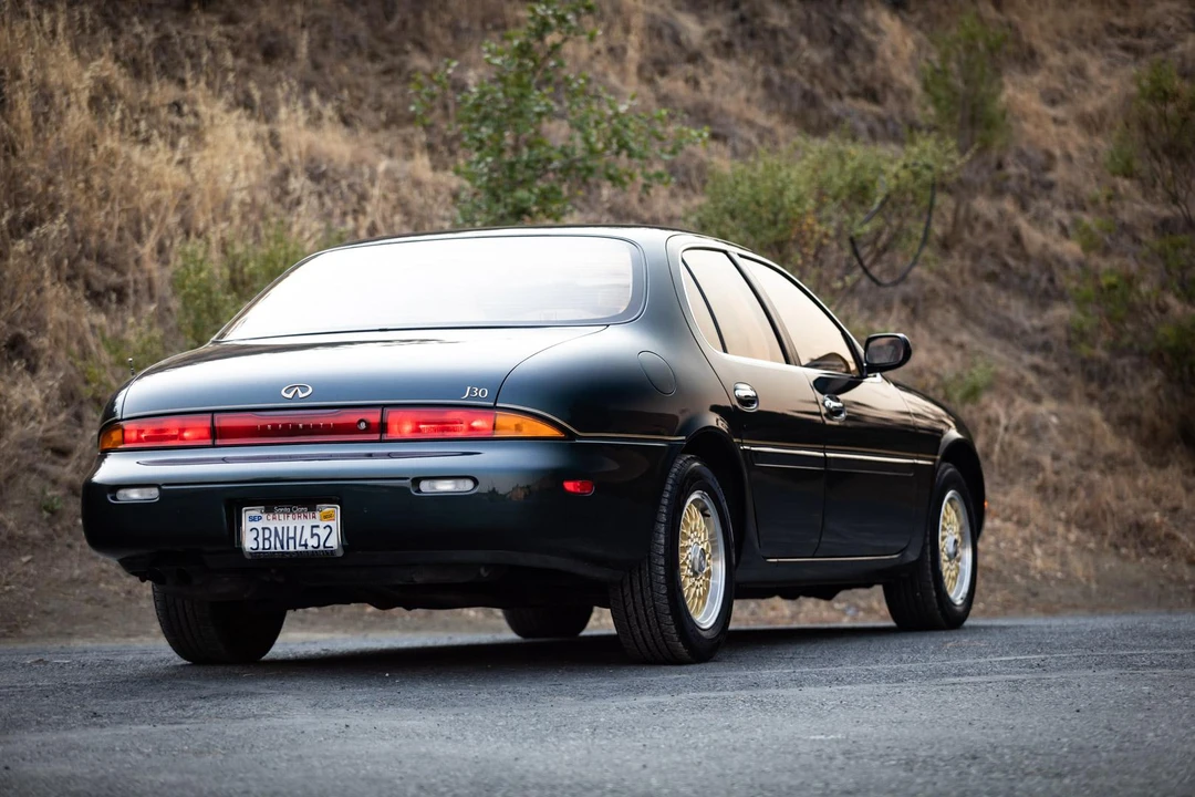 1993 Infiniti J30 - Image 21 of 31