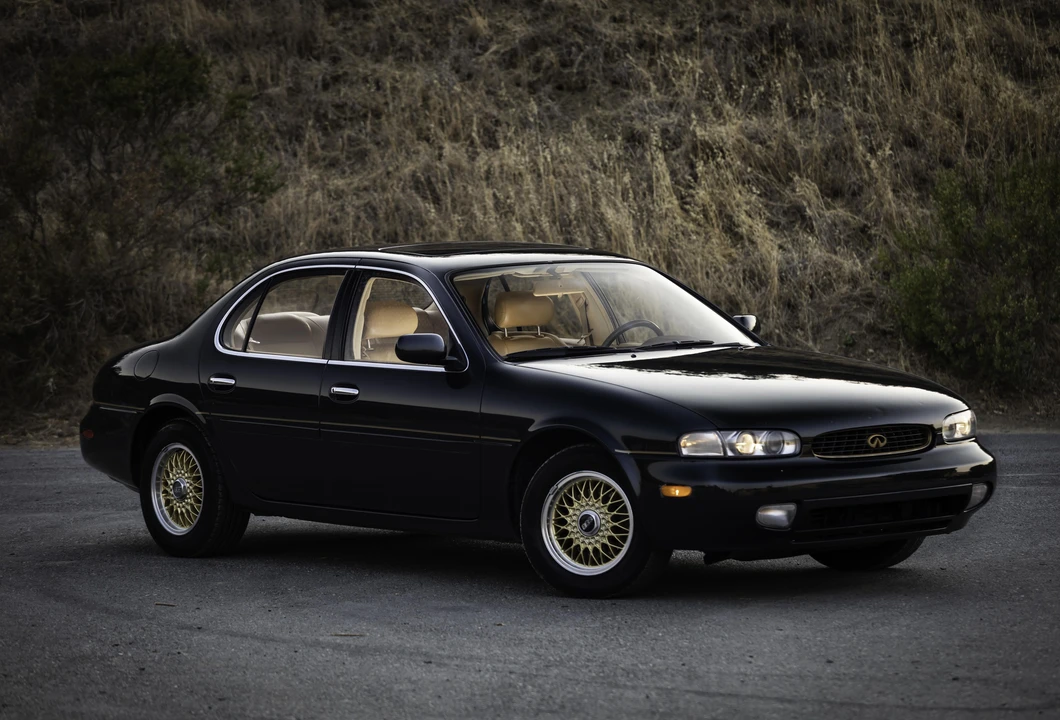 1993 Infiniti J30 - Image 2 of 31