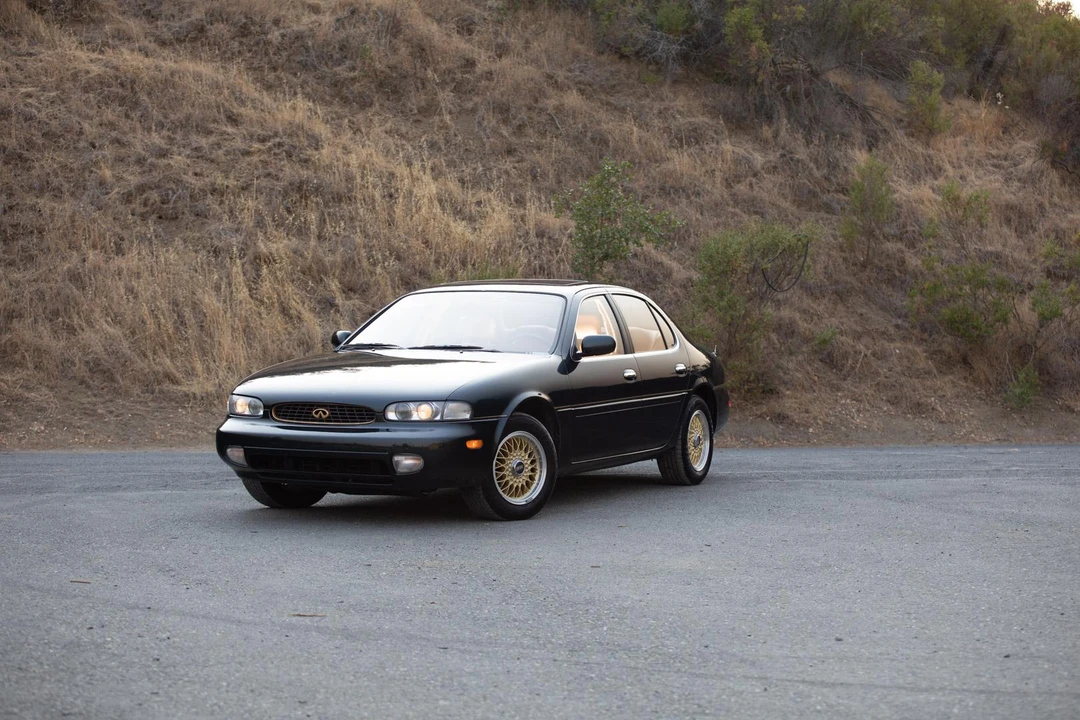 1993 Infiniti J30 - Image 13 of 31