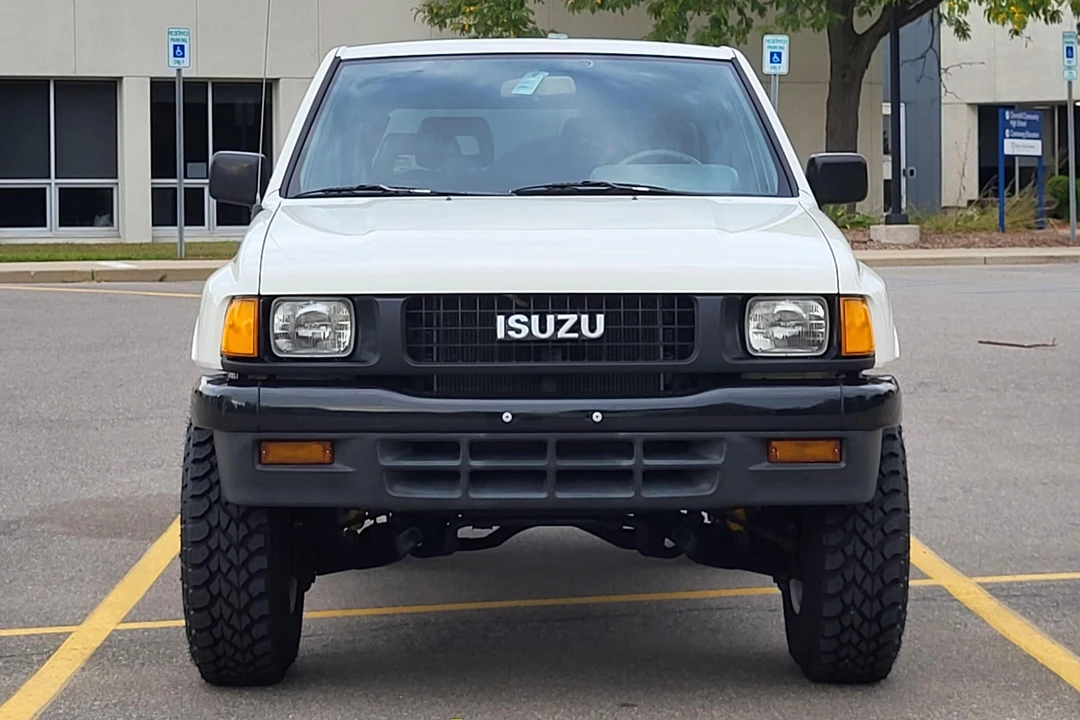 1993 Isuzu Rodeo - Image 2 of 31