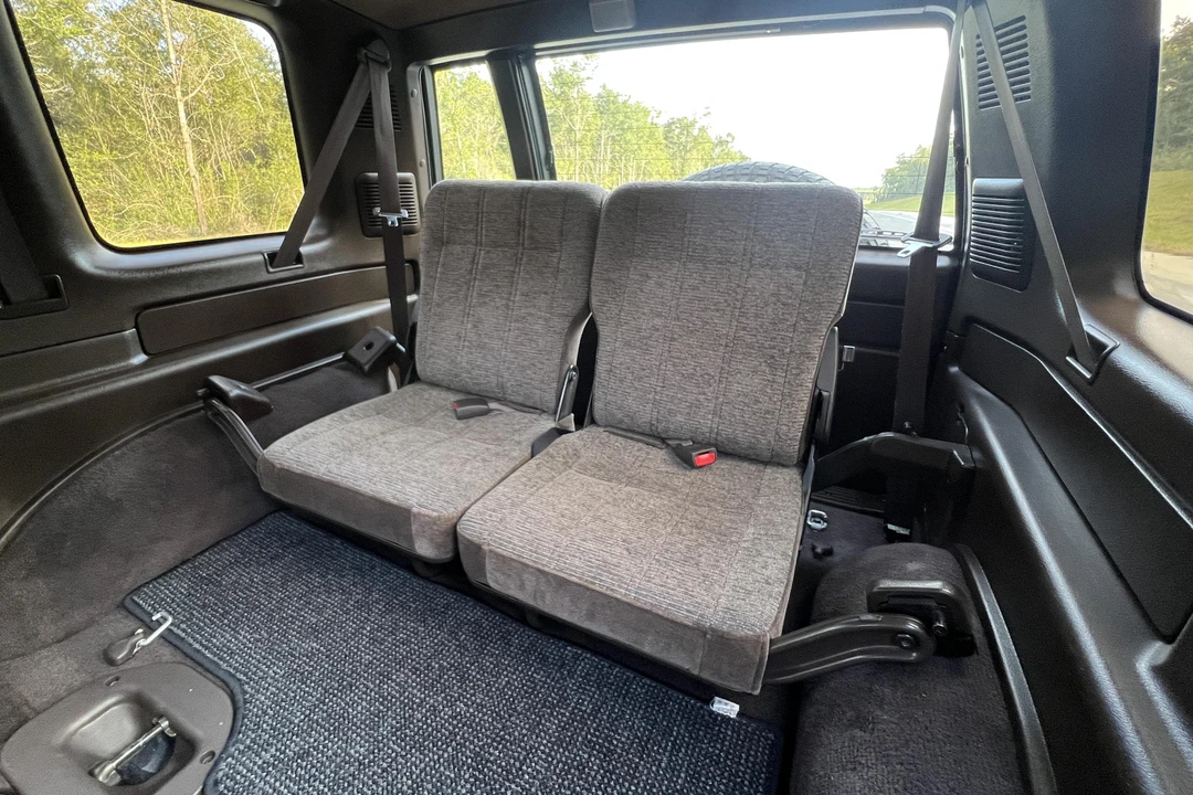 1993 Isuzu Trooper - Image 8 of 9
