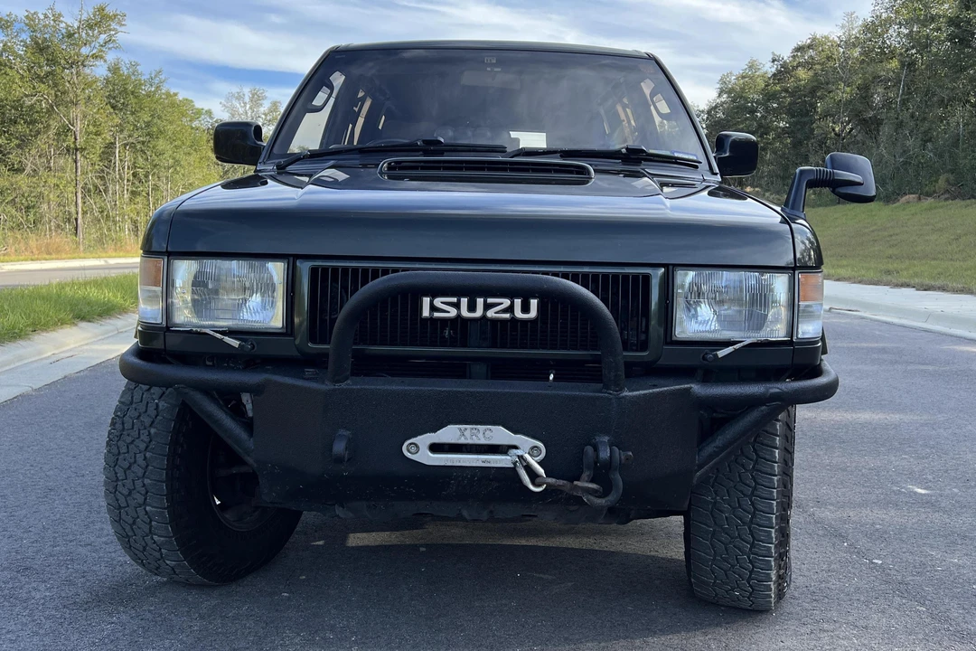 1993 Isuzu Trooper - Image 2 of 9