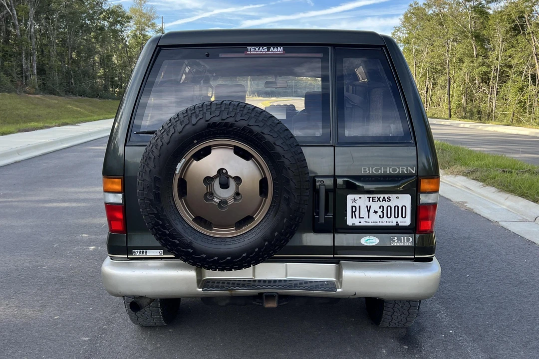 1993 Isuzu Trooper - Image 5 of 9