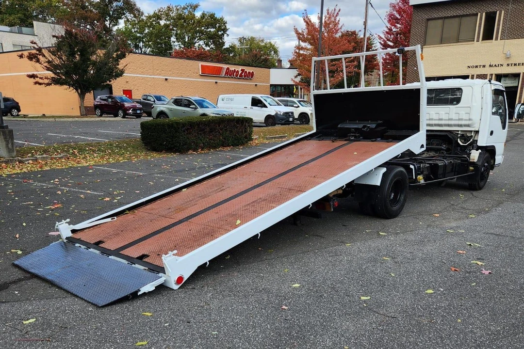 1993 Isuzu Elf - Image 4 of 14