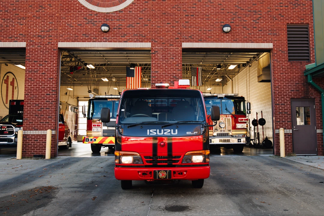 1993 Isuzu Elf - Image 16 of 31