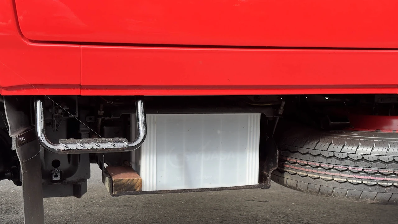 1993 Isuzu Elf - Image 14 of 31
