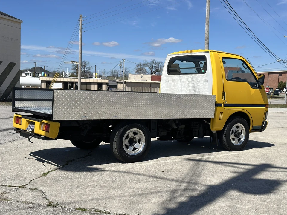1993 Isuzu Elf - Image 22 of 31