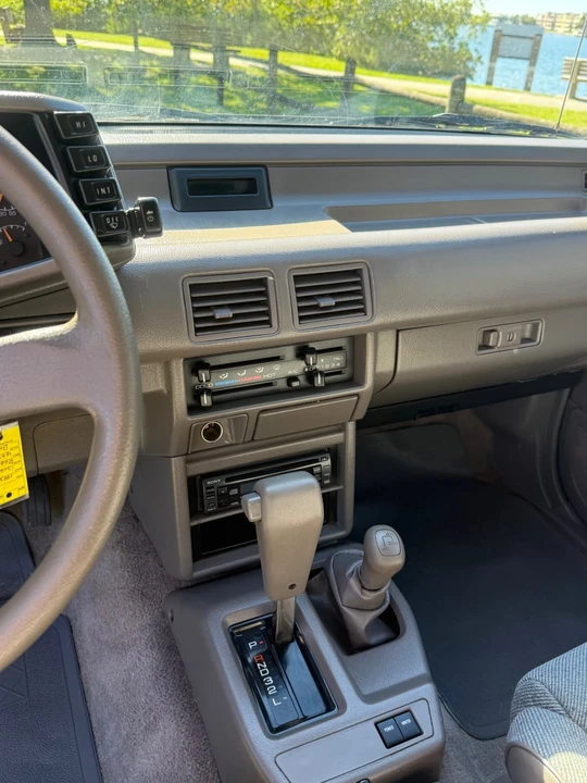 1993 Isuzu Rodeo - Image 4 of 8