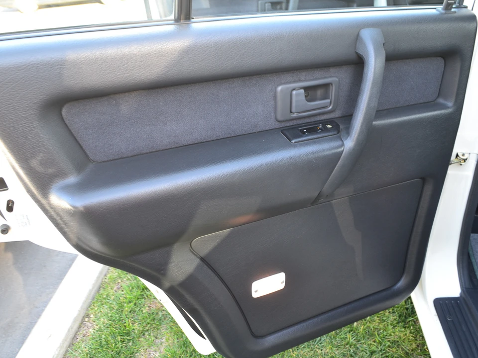 1993 Isuzu Trooper - Image 18 of 31