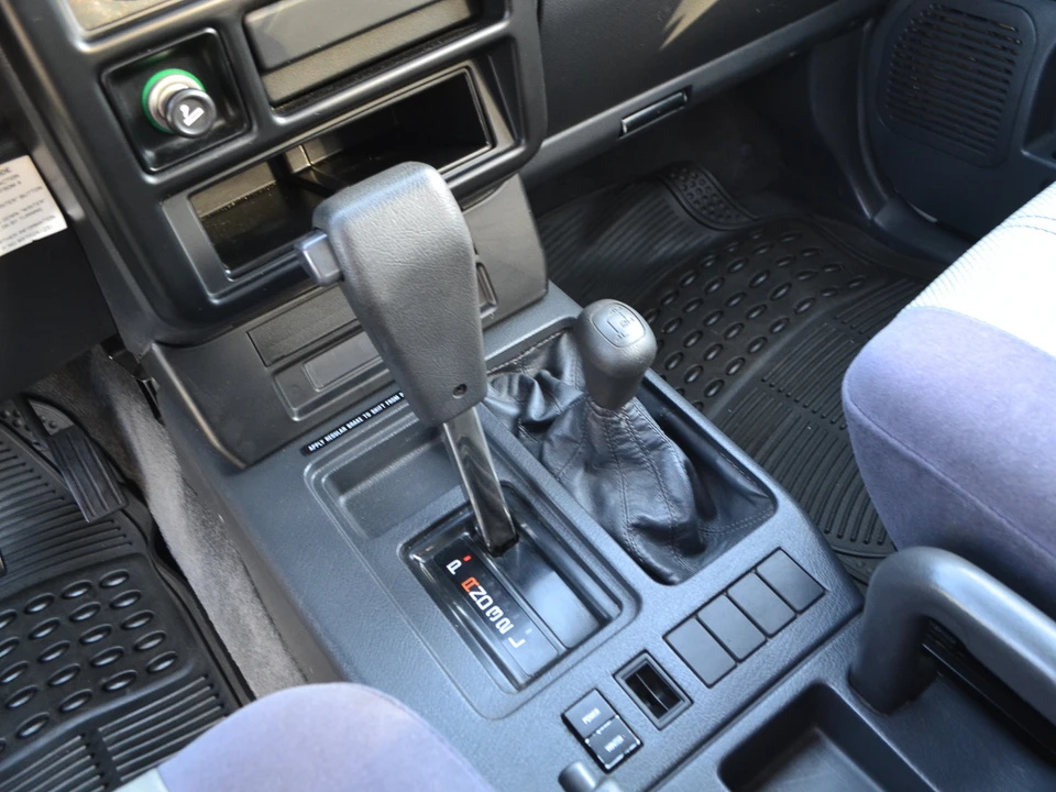 1993 Isuzu Trooper - Image 26 of 31