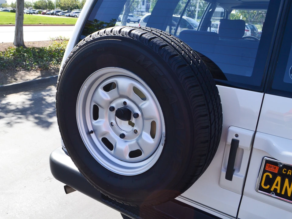 1993 Isuzu Trooper - Image 13 of 31