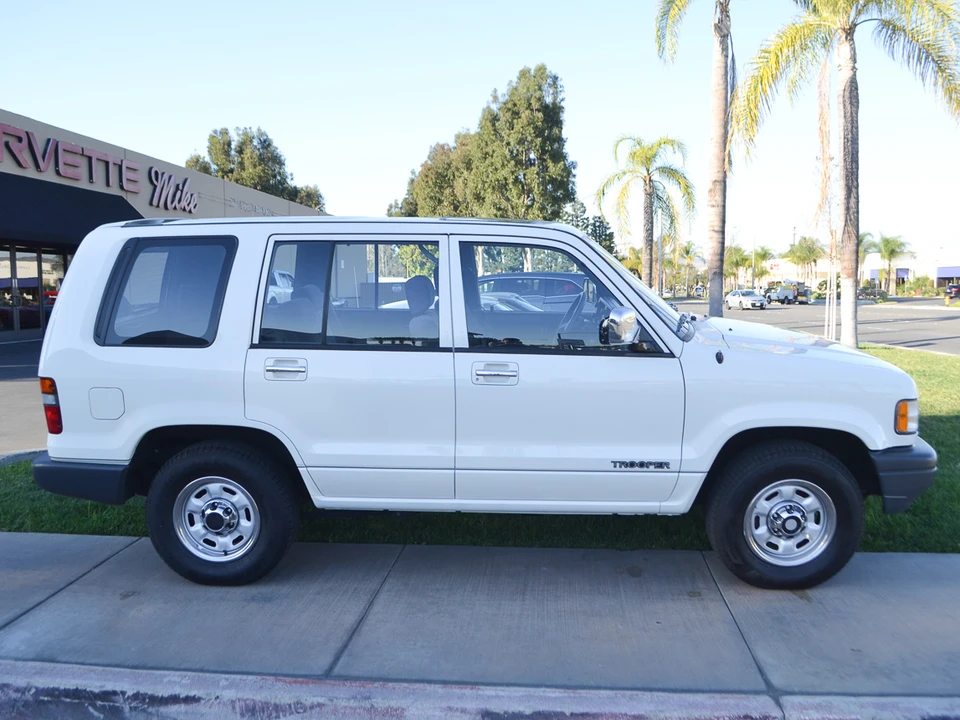 1993 Isuzu Trooper - Image 6 of 31
