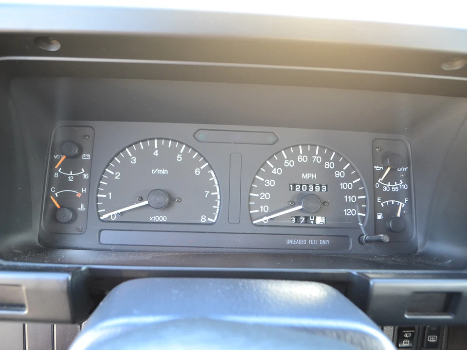 1993 Isuzu Trooper - Image 22 of 31