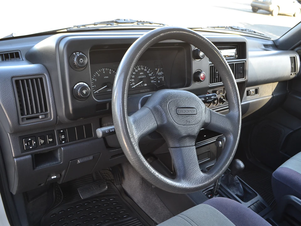 1993 Isuzu Trooper - Image 21 of 31