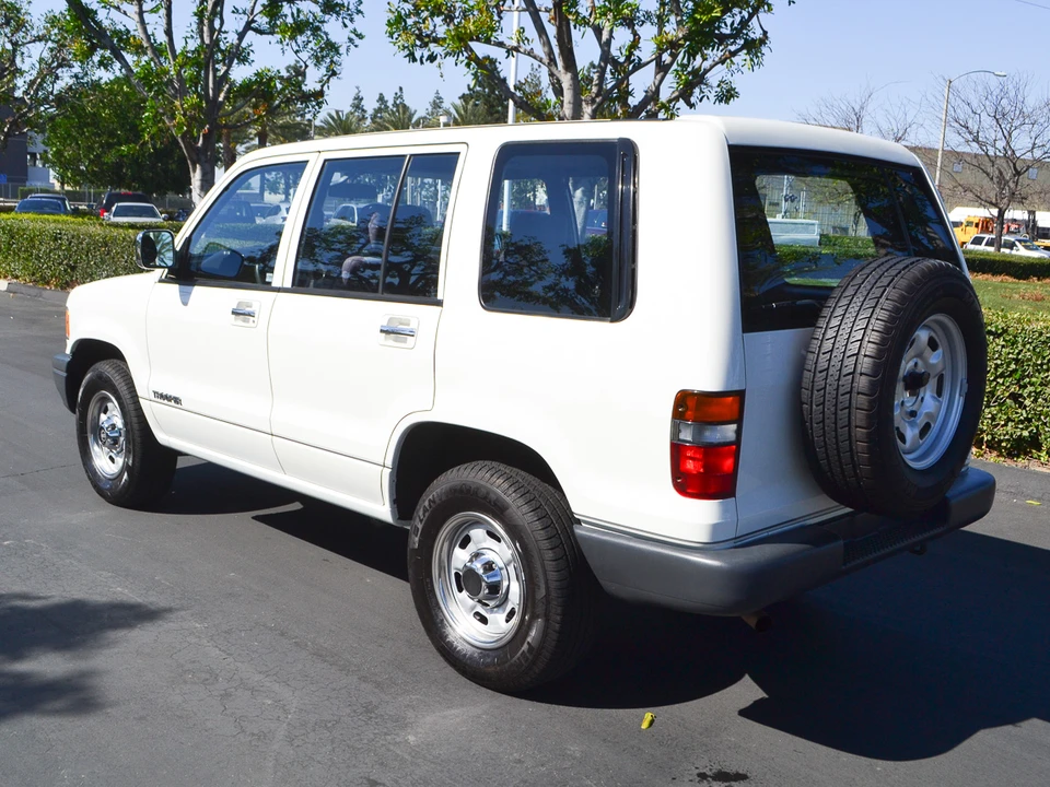 1993 Isuzu Trooper - Image 3 of 31