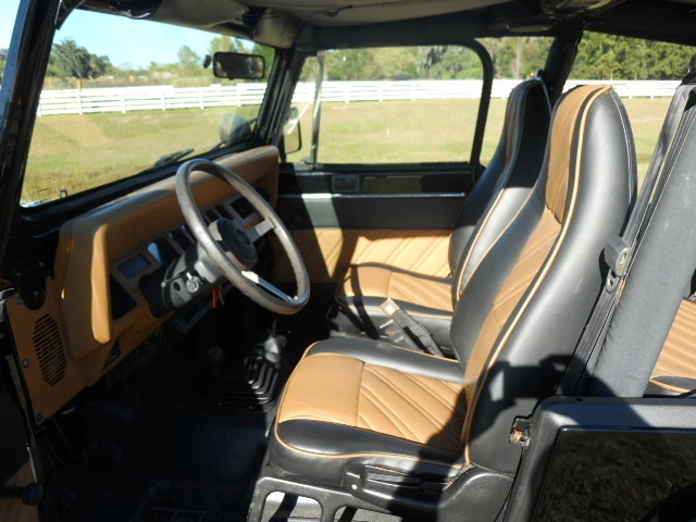 1993 Jeep YJ Wrangler - Image 4 of 5