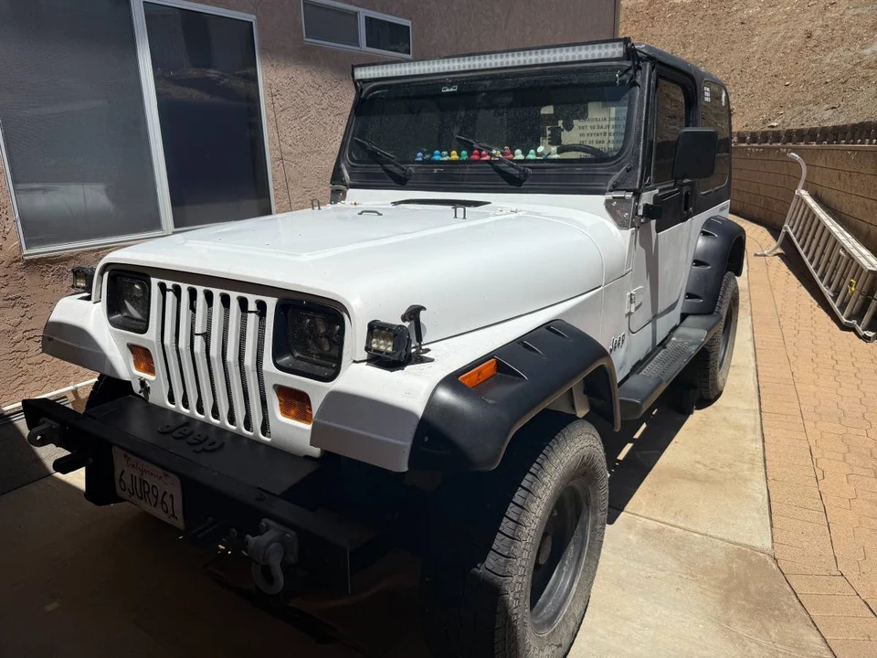 1993 Jeep YJ Wrangler - Image 5 of 13