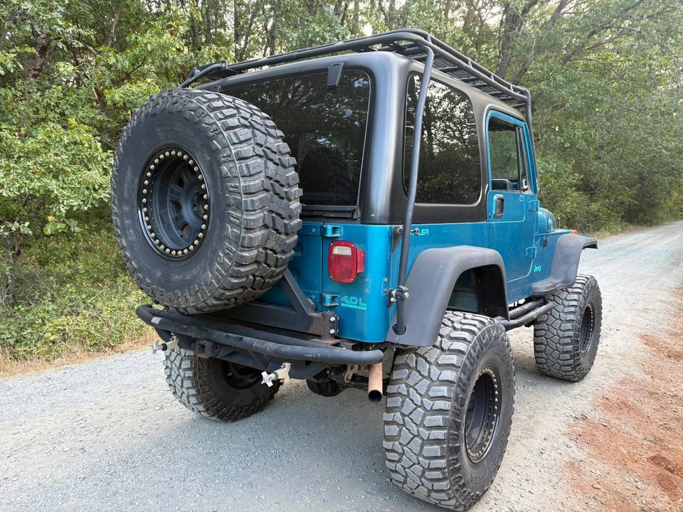1993 Jeep YJ Wrangler - Image 18 of 20