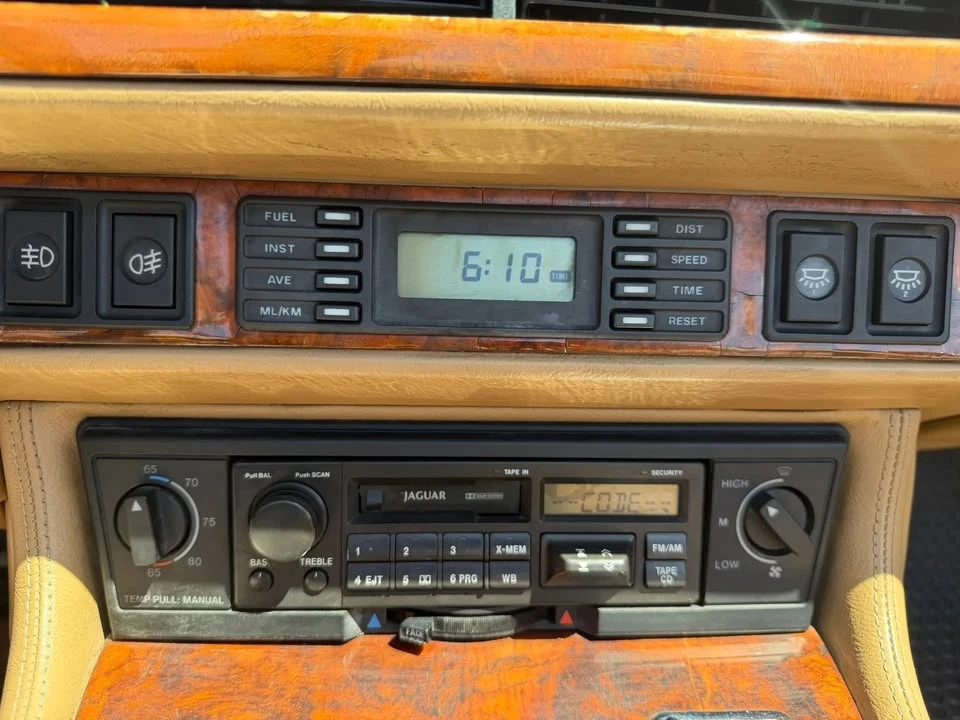 1993 Jaguar XJS Convertible - Image 18 of 20